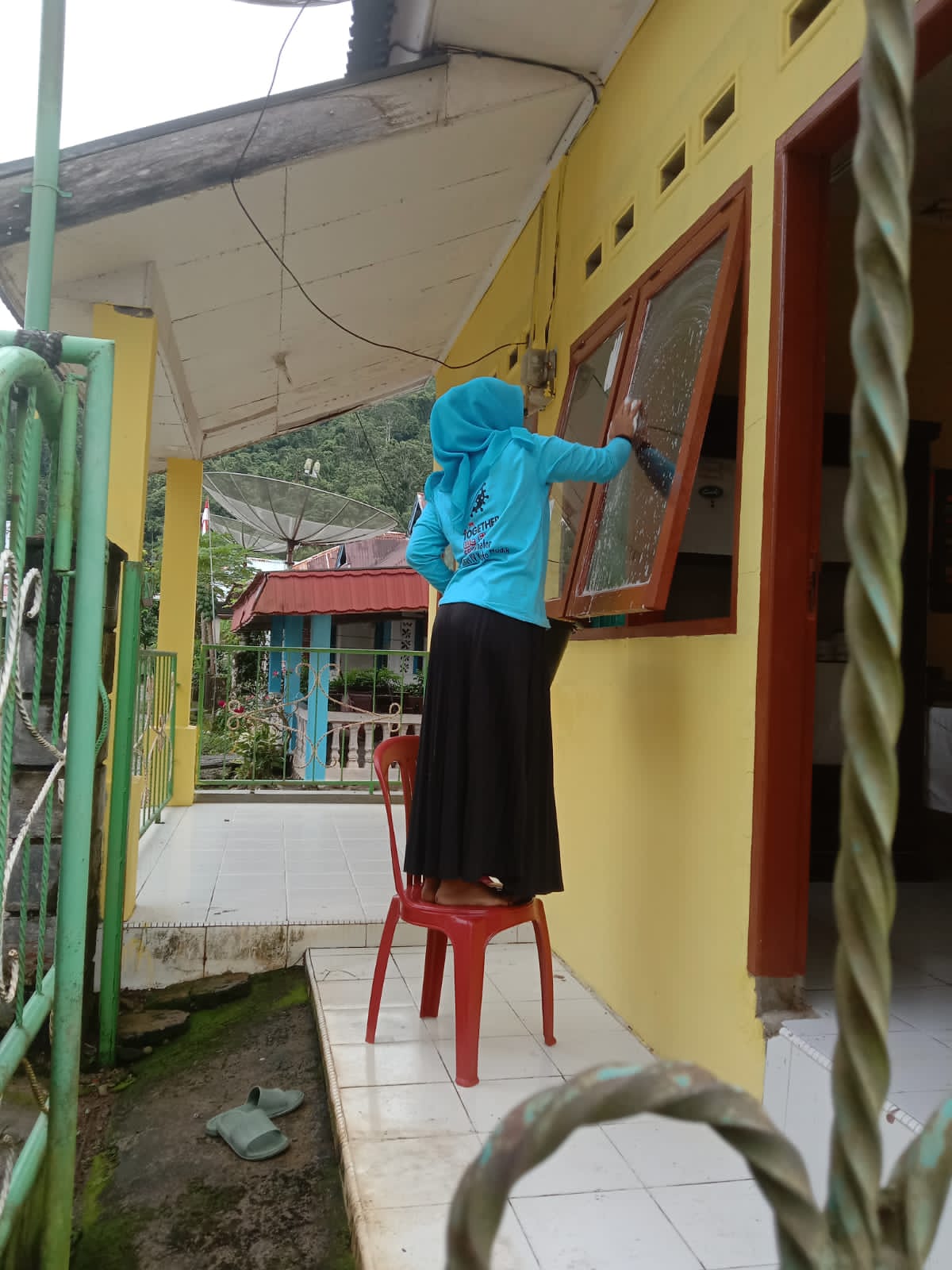 GOTONG ROYONG DI PUSTU POSKERSI DAN PUSKESMAS IV KOTO MUDIK