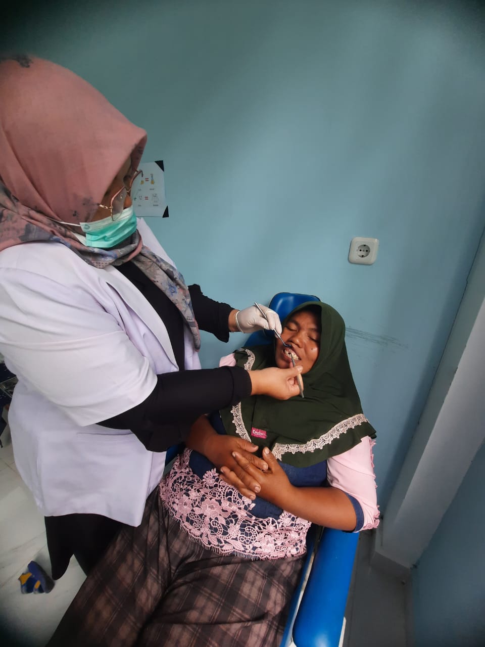PELAYANAN PECABUTAN GIGI DI RUANG GIGI PUSKESMAS KAYU GADANG