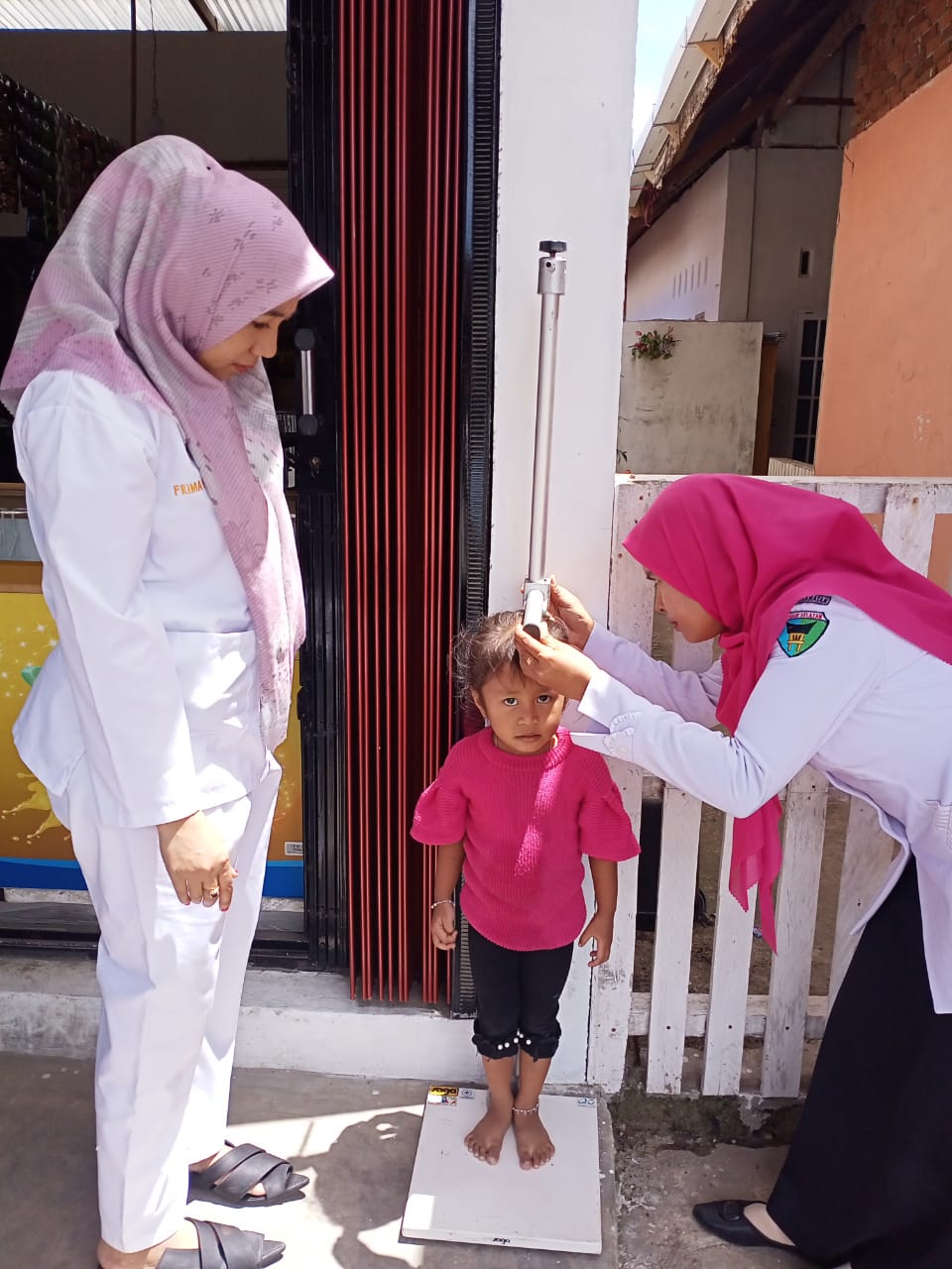 Pusk. Air Haji  Kunjungan rumah Ba yglita stunting di nagari Air haji tengah 