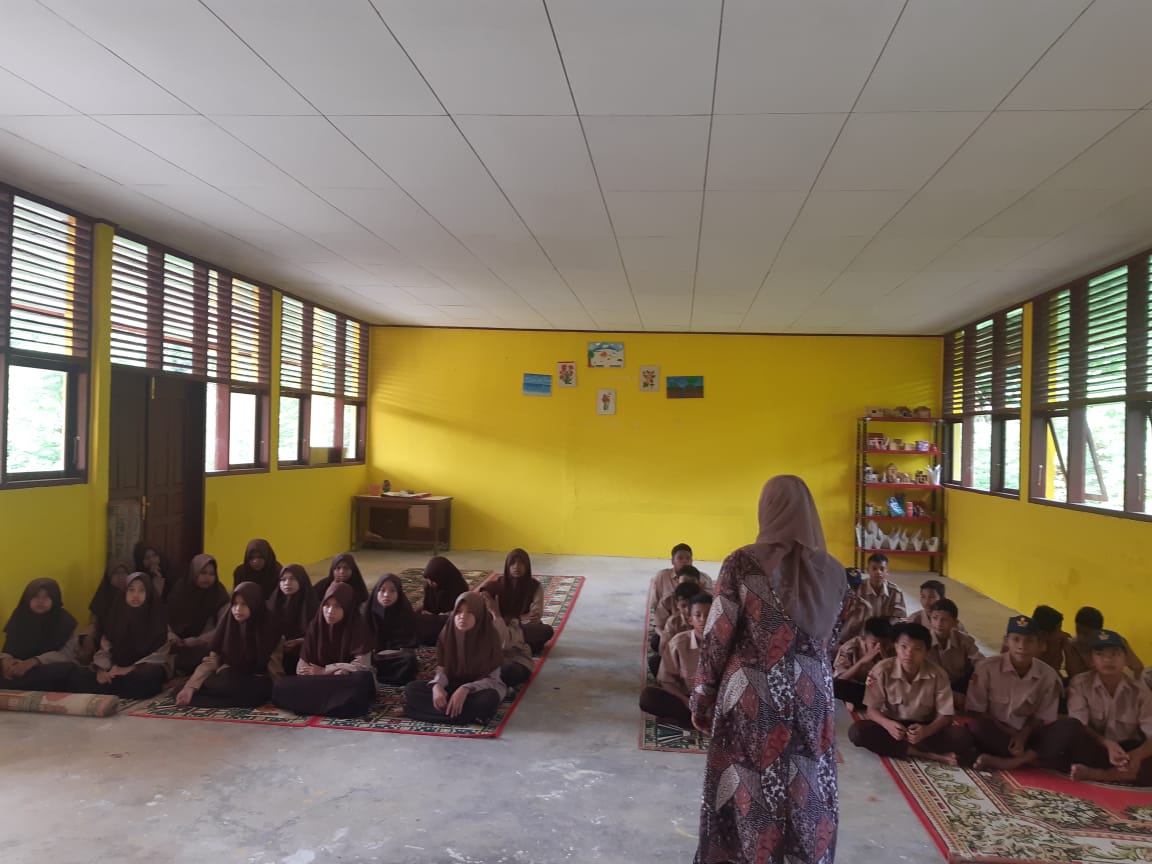 Kegiatan PKPR di SMPN 04 Lengayang wilayah kerja Puskesmas Koto Baru,Lengayang