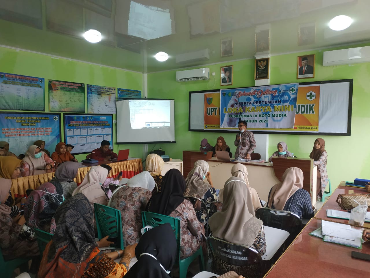 Lokmin bulanan di Aula Puskesmas IV Koto Mudik 
