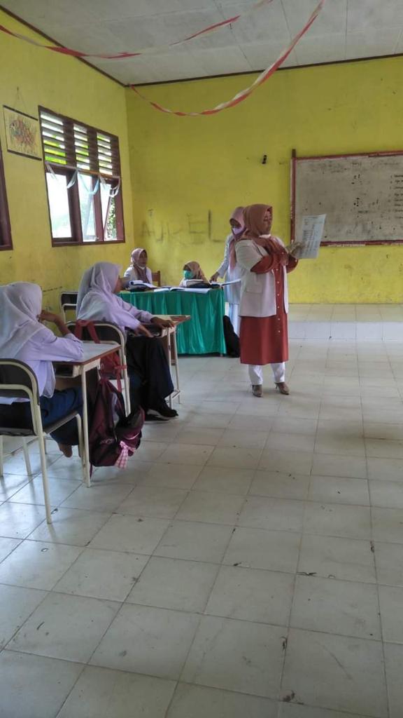 PENJARINGAN KESEHATAN ANAK SEKOLAH DAN PEMBERIAN OBAT CACING  PUSK. LUMPO