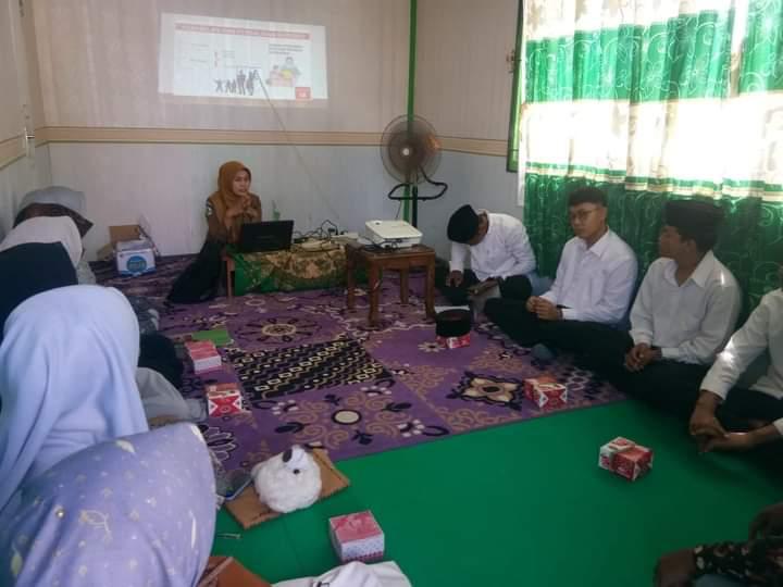 PUSK.LUMPO LAKUKAN PENYULUHAN KESEHATAN REPRODUKSI UNTUK CATIN (CALON PENGANTIN) DI KANTOR KUA KECAM