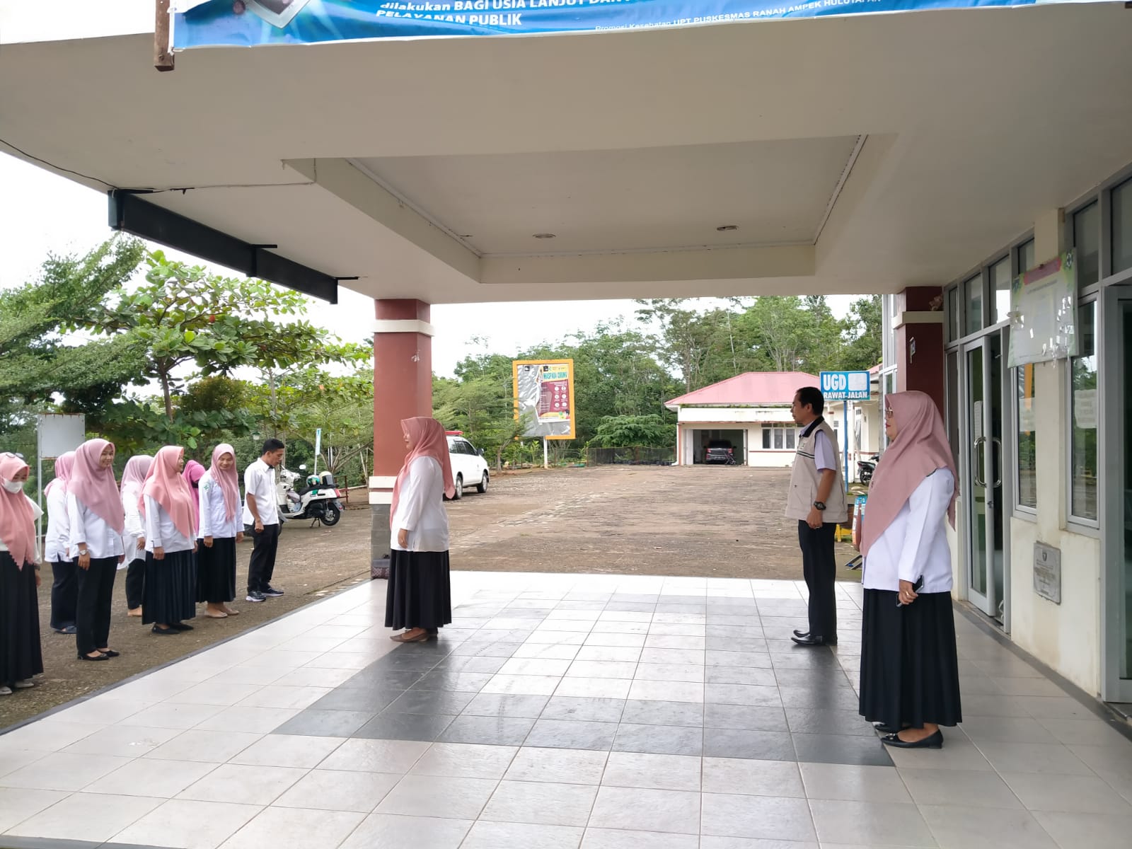 INFORMASI TENTANG PELAYANAN PERSALINAN, APEL PAGI PUSKESMAS RAHUL