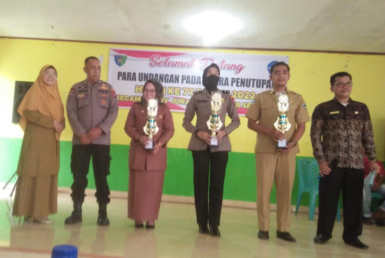 Penyerahan Hadiah Lomba HUT RI ke 77 di Kantor Korwil Kecamatan IV Jurai Puskesmas Salido