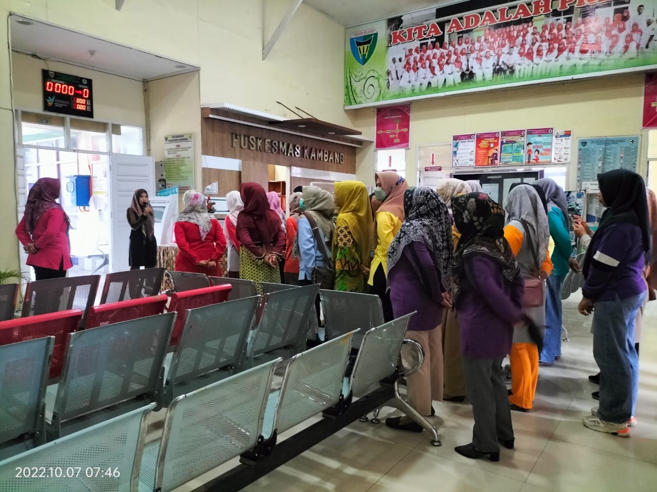 Staf Puskesmas Kambang di wajibkan untuk mengikuti Apel pagi