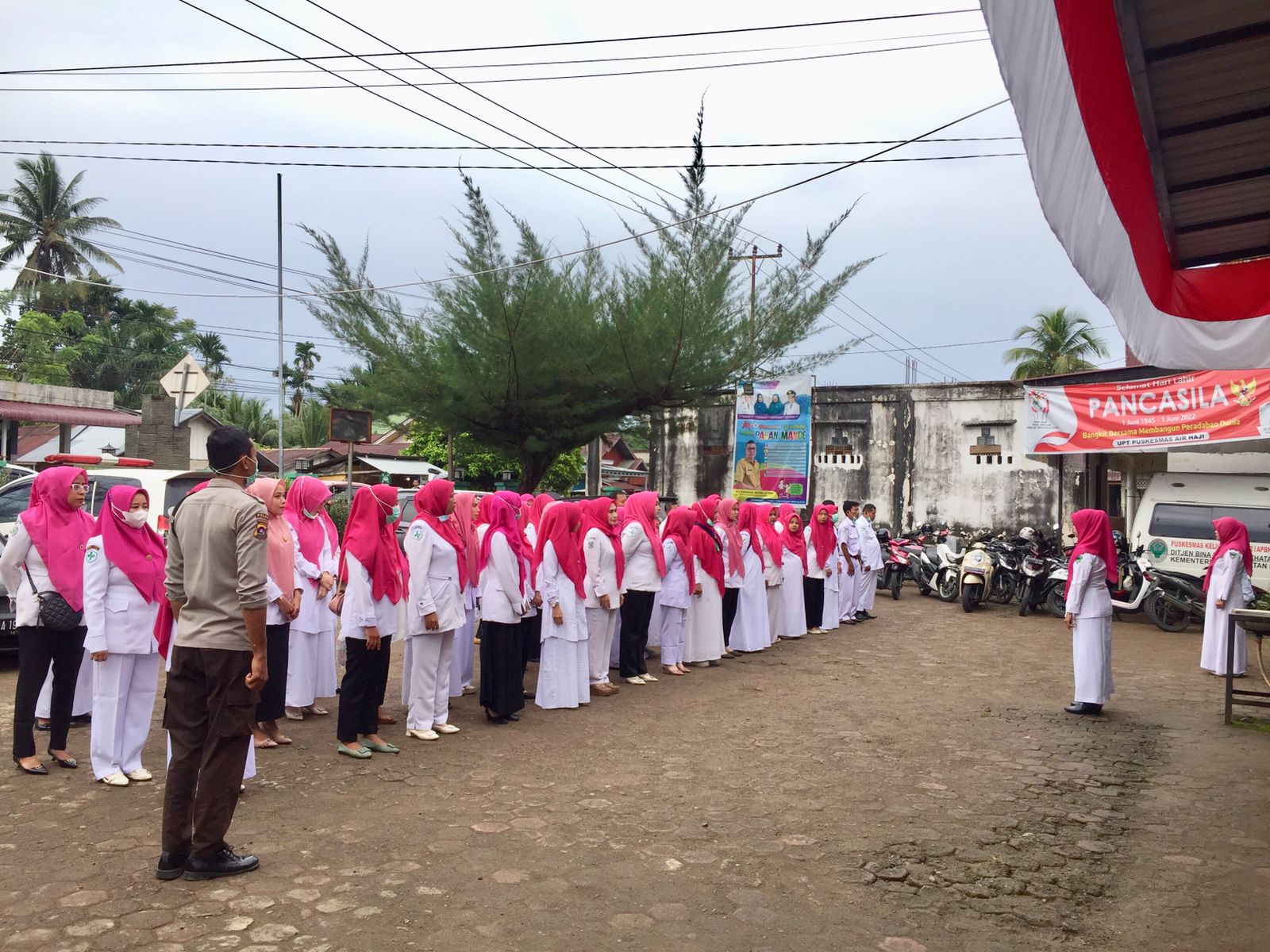 PUSKESMAS AIR HAJI SENIN,10 OKTOBER 2022    LAKSANAKAN   APEL  PAGI