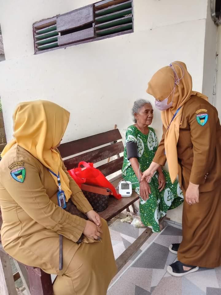 PENJARINGAN HIPERTENSI KUSTA DAN PERKESMAS DI  SUNGAI SARIAK   PUSKESMAS LUMPO