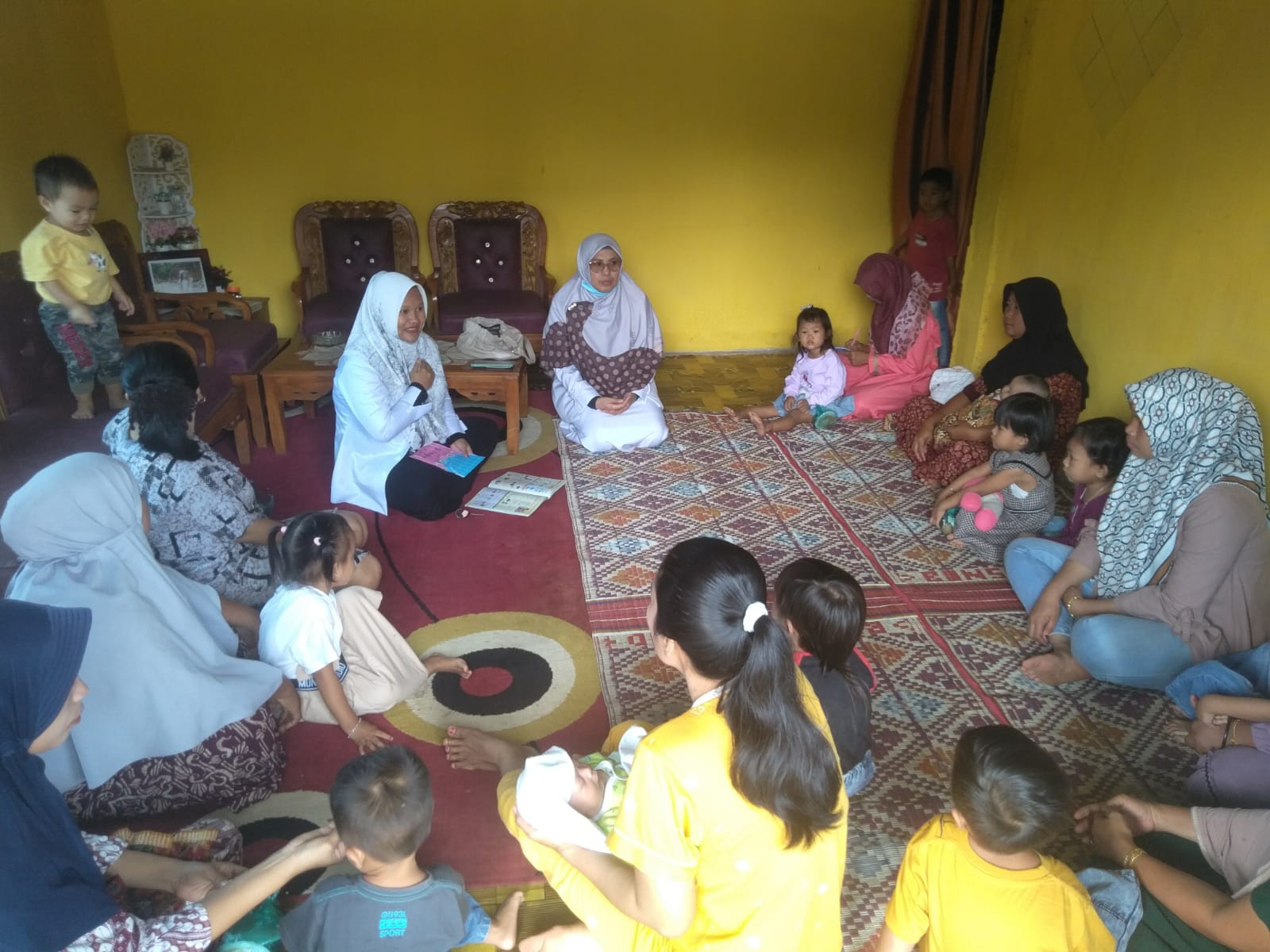 Puskesmas Tapan Integrasi Kelas Ibu Balita , program Gizi dan penyuluhan KB di Nagari Riak Danau \" 
