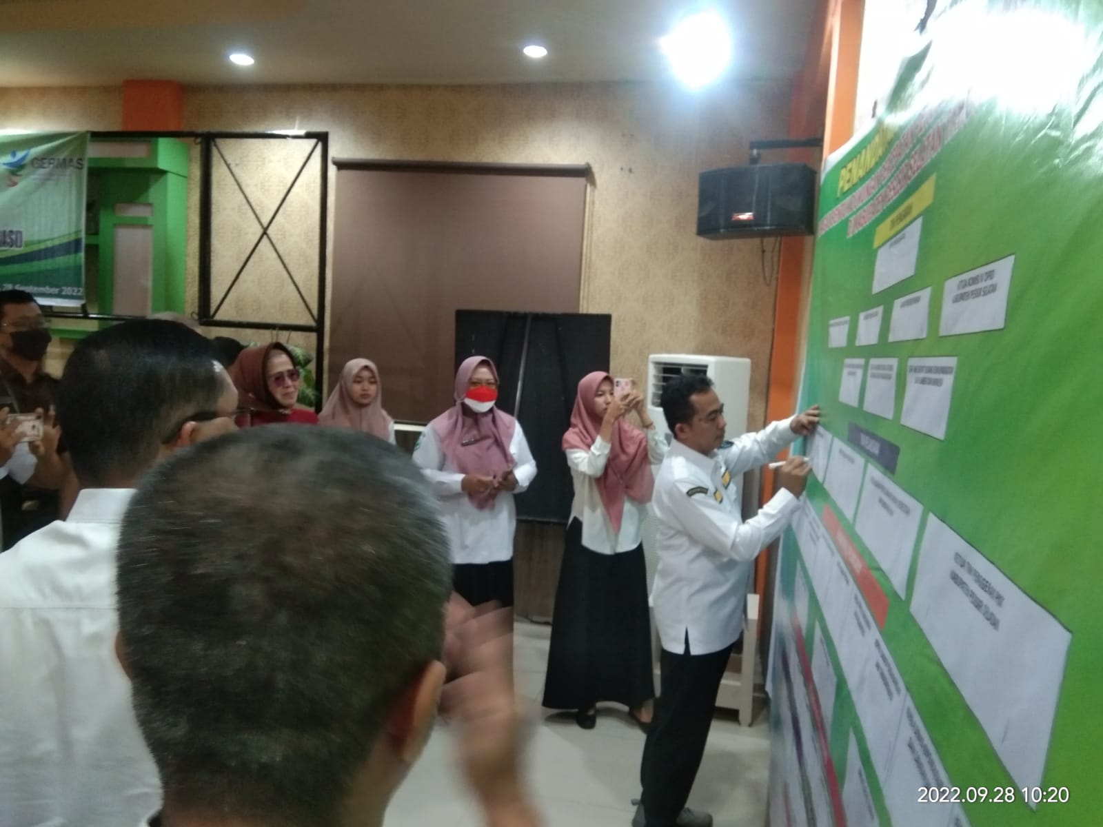 REMBUK STUNTING TINGKAT KABUPATEN PESISIR SELATAN DAN PENANDATANGAN KOMITMEN PERCEPATAN PENURUNAN ST
