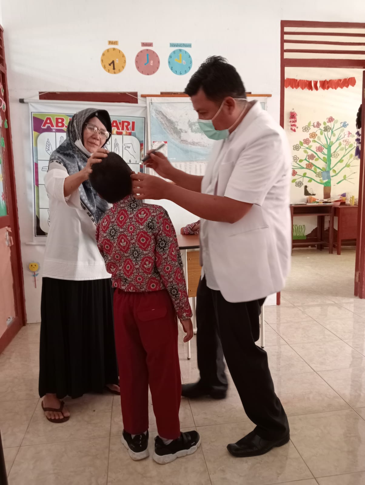 Penjaringan kesehatan di sekolah Puskesmas Balai Selasa 