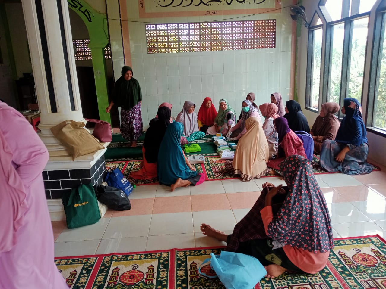 Puskesmas Air Haji Melaksanakan Kegiatan Posyandu Lansia Di pasar punggasan, sabtu, 15 Oktober 2022 