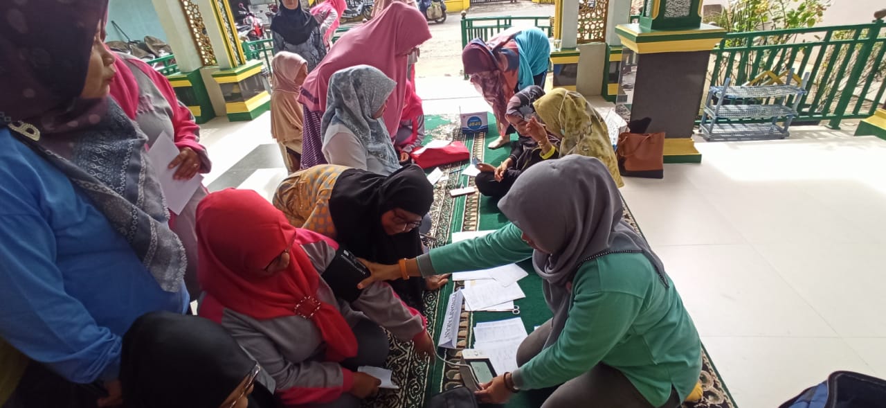  DETEKSI DINI FAKTOR RESIKO PENYAKIT TIDAK MENULAR (PTM)   PUSKESMAS IV KOTO MUDIK