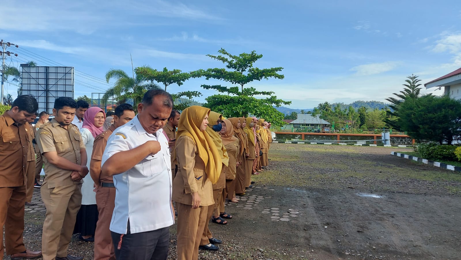 PUSKESMAS IV Koto Mudik  Giat Senin, 17 Okt 2022 Apel pagi bersama di kantor Camat Bt.Kapas.