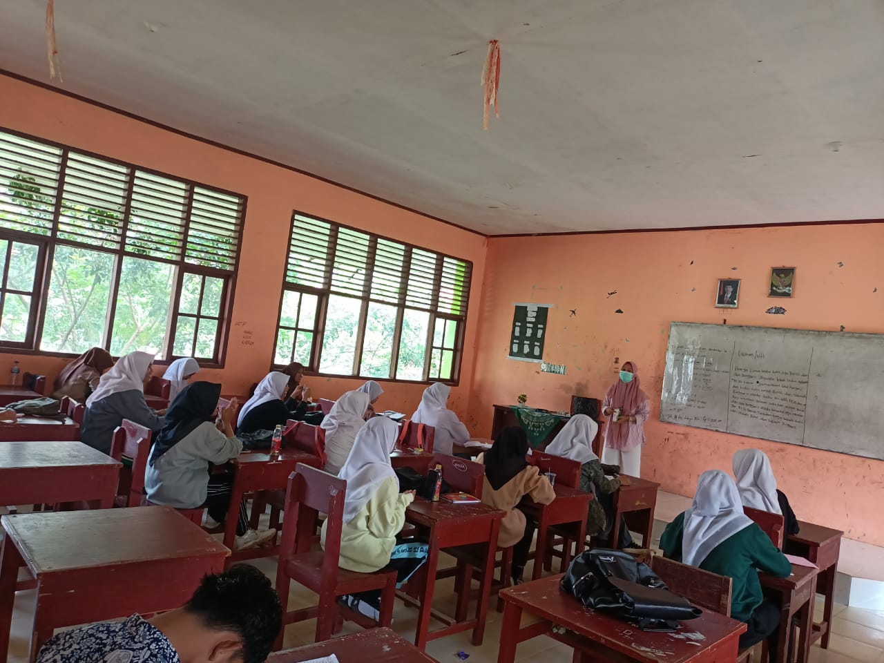 PEMBERIAN TABLET TAMBAH DARAH BAGI SISWI SMKN 1 RANAH PESISIR DALAM  MENDUKUNG INOVASI PASAN MANDE P
