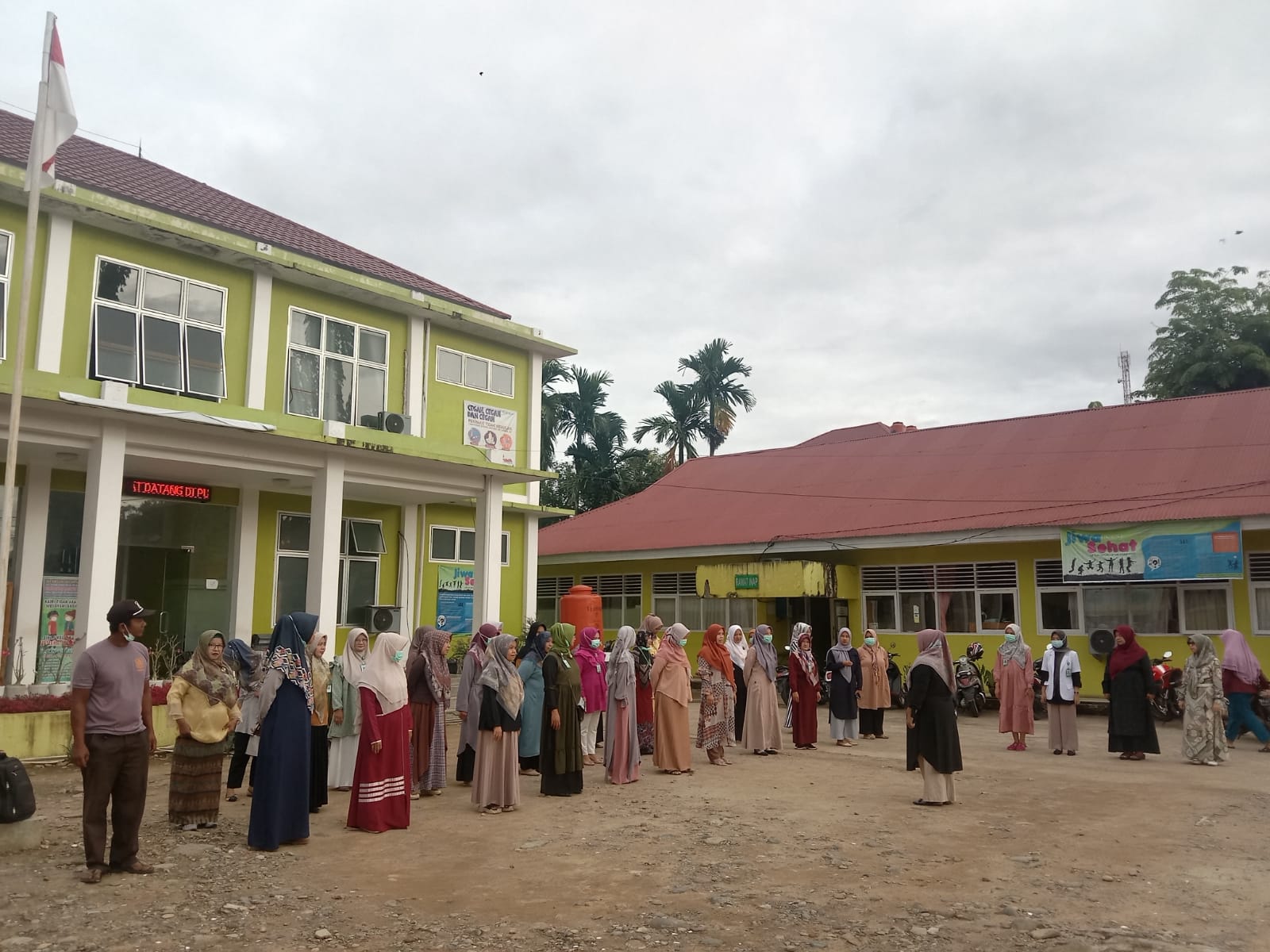 PUSKESMAS BALAI SELASA  LAKSANAKAN APEL PAGI SEBAGAI SARANA INFORMASI TERBARU 