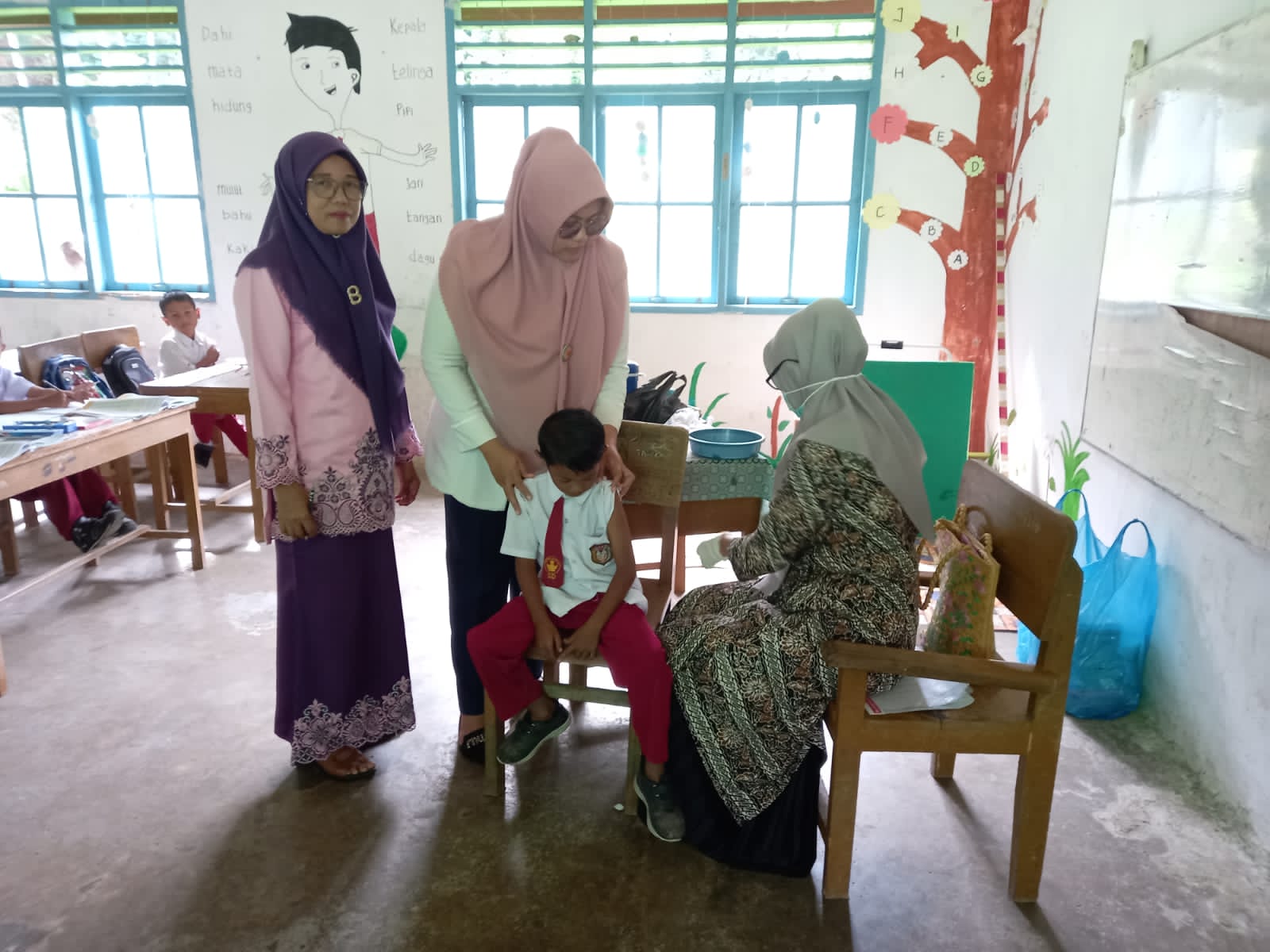 PUSKESMAS IV KOTO MUDIK LAKSANAKAN BULAN IMUNISASI ANAK SEKOLAH (BIAS) DT DAN TD