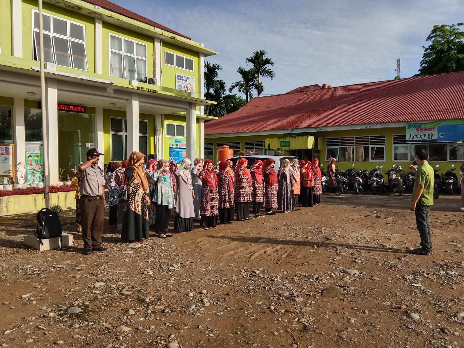 Puskesmas Balai Selasa laksanakan  apel pagi sebelum lakukan pelayanan