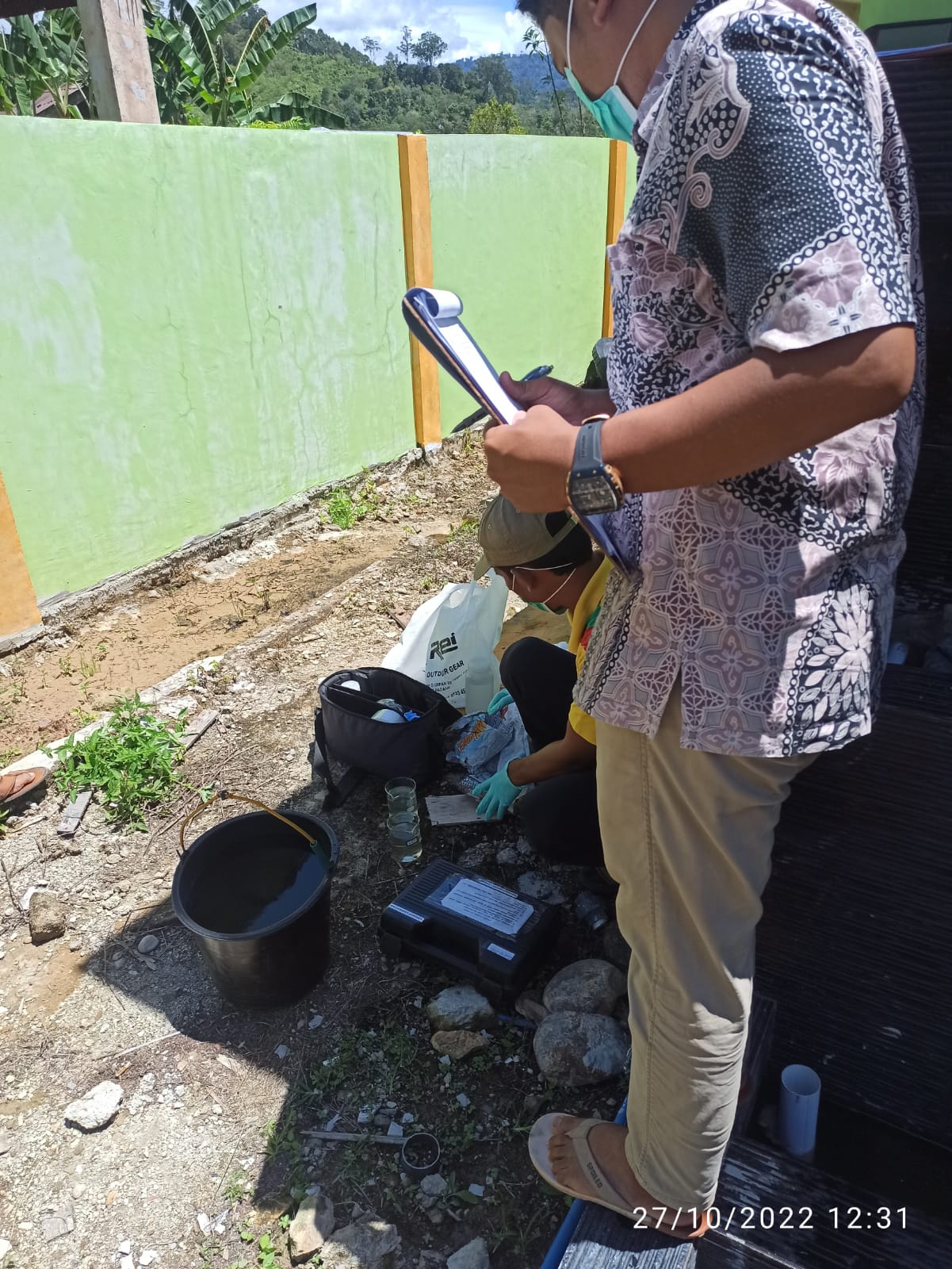 PUSKESMAS IV KOTO MUDIK KAMIS, 27 OKTOBER 2022  PENGAMBILAN SAMPEL LIMBAH IPAL OLEH PETUGAS LABOR DA