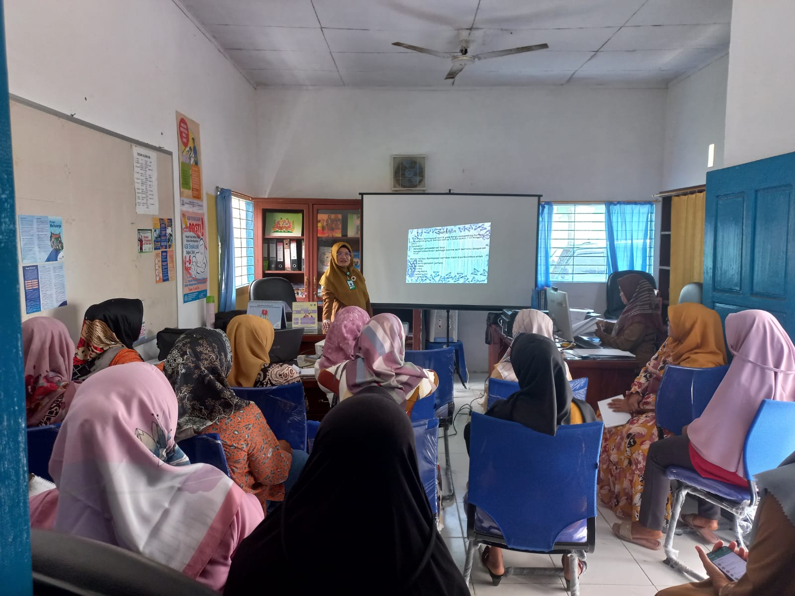 PUSKESMAS  BALAI SELASA  HADIRI PENYULUHAN TENTANG KONTRASEPSI KB (KELUARGA BERENCANA) DI BALAI PENY