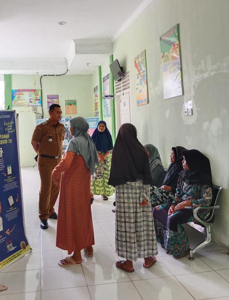 Camat Kecamatan Ranah Ampek Hulu Tapan, Kunjungi Puskesmas Rahul 