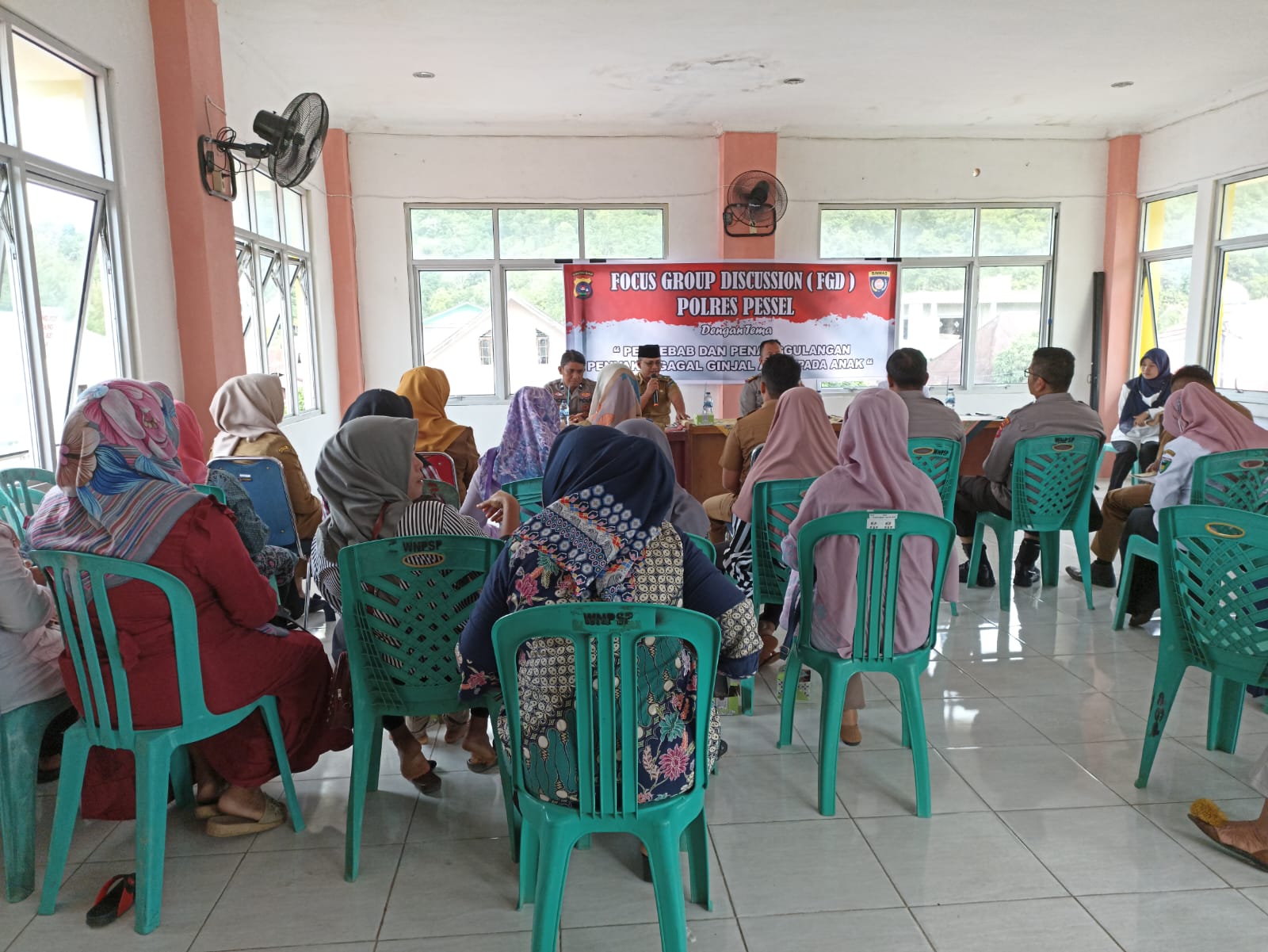 Focus Group Discussion ( FGD ) Tentang Penyebab dan Penanggulangan Penyakit Gagal Ginjal Akut Pada A
