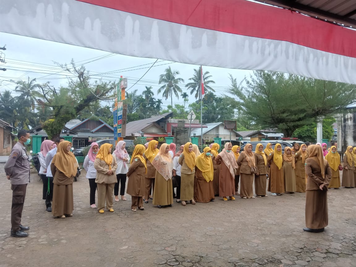 PUSKESMAS AIR HAJI  SELASA,1 NOVEMBER 2022  LAKSANAKAN APEL PAGI 