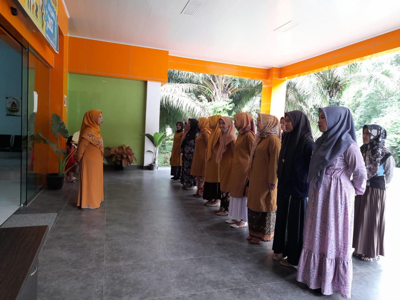 INFORMASI TERBARU DI SAMPAIKAN SAAT APEL PAGI DI HALAMAN PUSK KY GADANG 