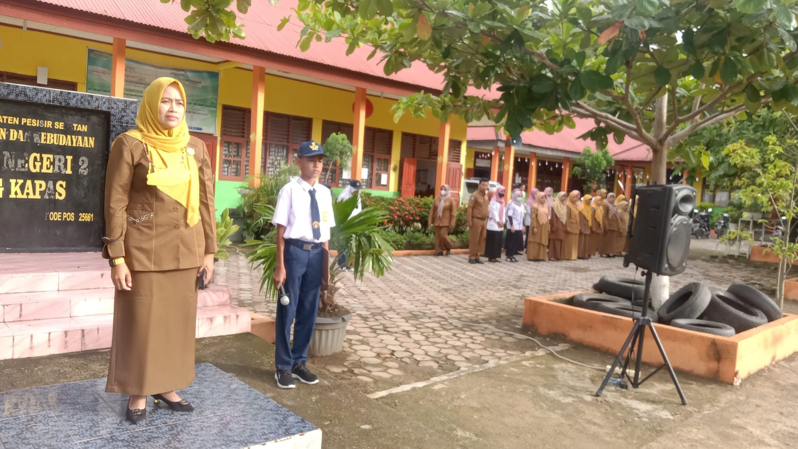 PUSKESMAS IV KOTO MUDIK Senin, 7 November 2022  PEMBINA UPACARA BENDERA DI SMPN 2 BATANG KAPAS