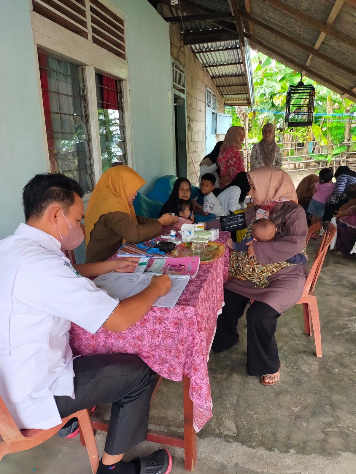 PUSKESMAS KAMBANG Selasa, 8 November 2022  Kegiatan Posbindu PTM di Pasir Putih, Kegiatan dilaksanak