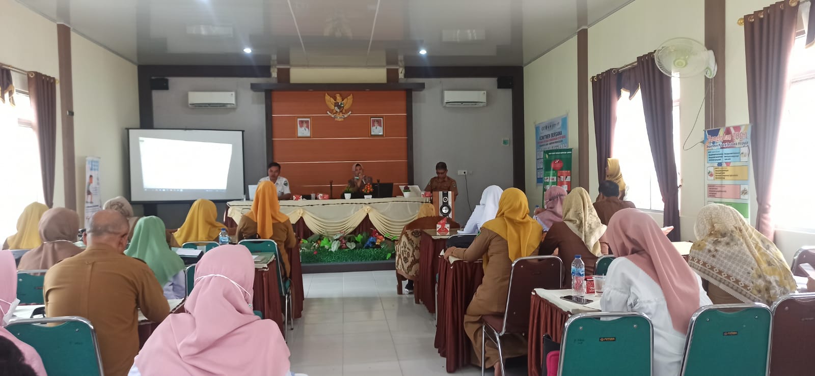 PUSKESMAS IV KOTO MUDIK Selasa, 8 Agustus 2022 PERTEMUAN MONITORING DAN EVALUASI PELAKSANAAN KEGIATA