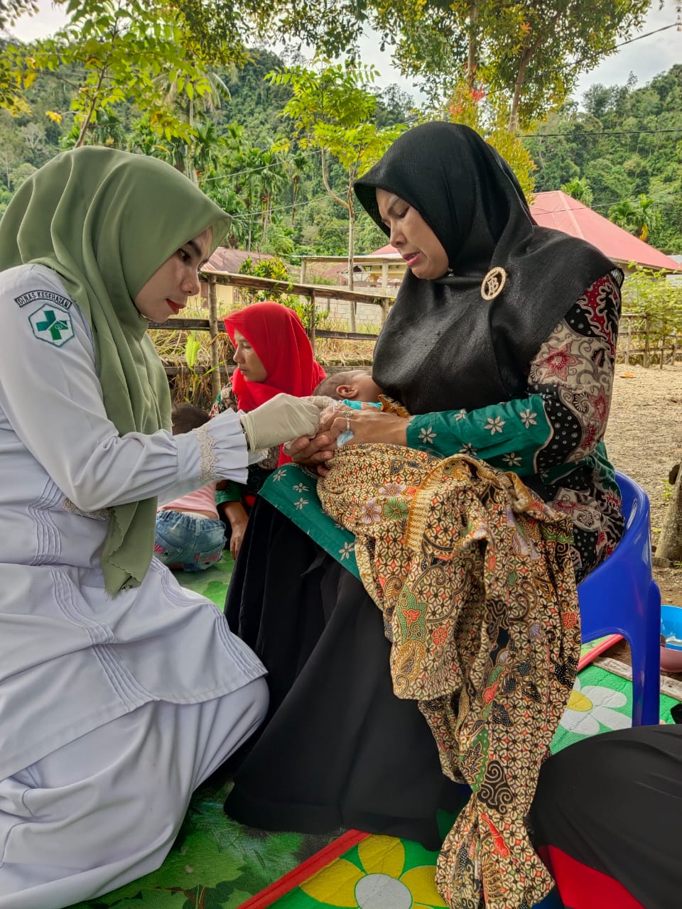 PUSKESMAS IV KOTO MUDIK SELASA, 8 NOVEMBER 2022  PELAYANAN IMUNISASI DI POSYANDU MAWAR I DAN ANGGREK
