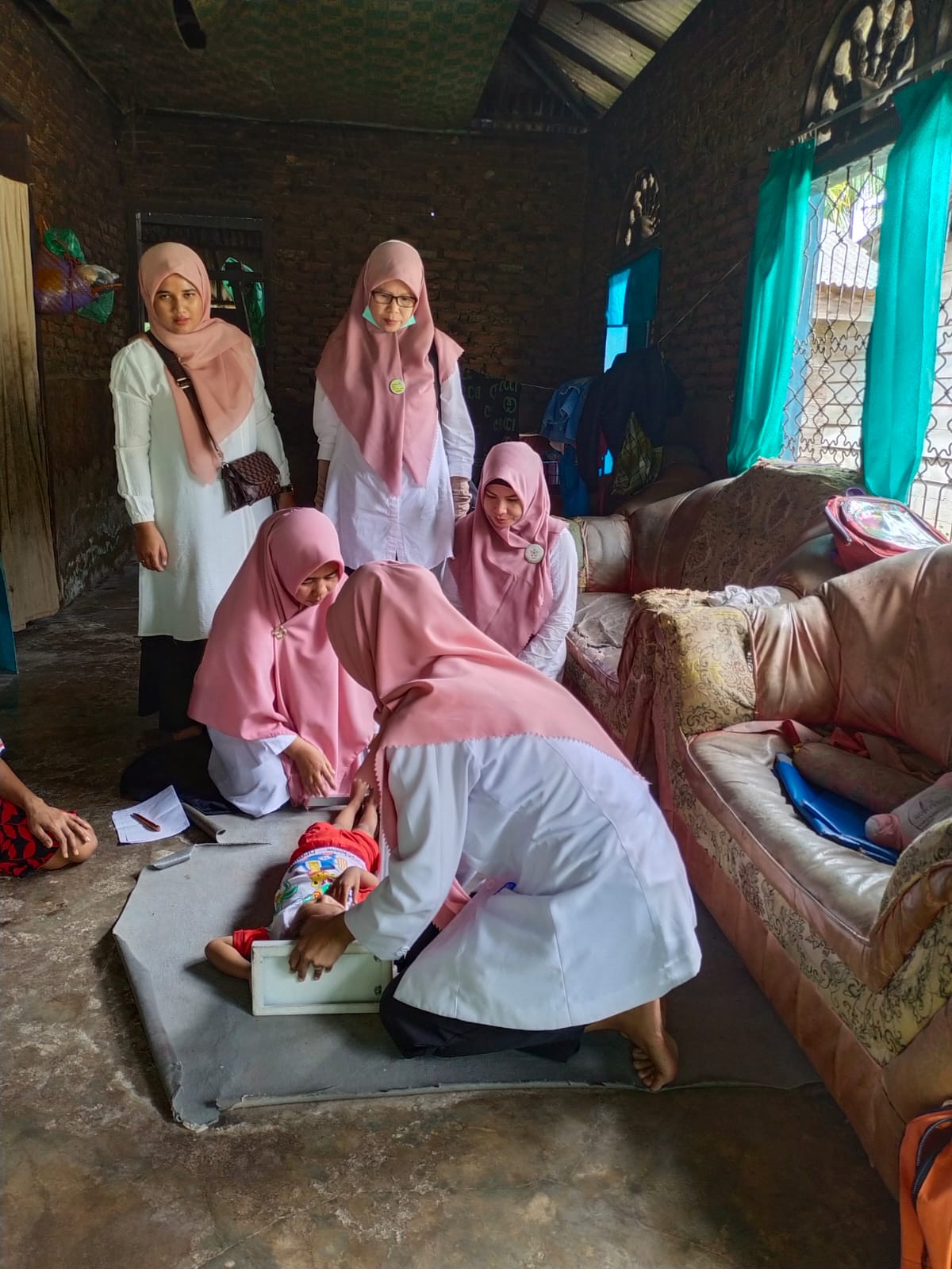 Kunjungan Rumah Balita Stunting + Gizi Buruk di Kampung Lubuk Batu Nagari Aur Duri Puskesmas Suranti