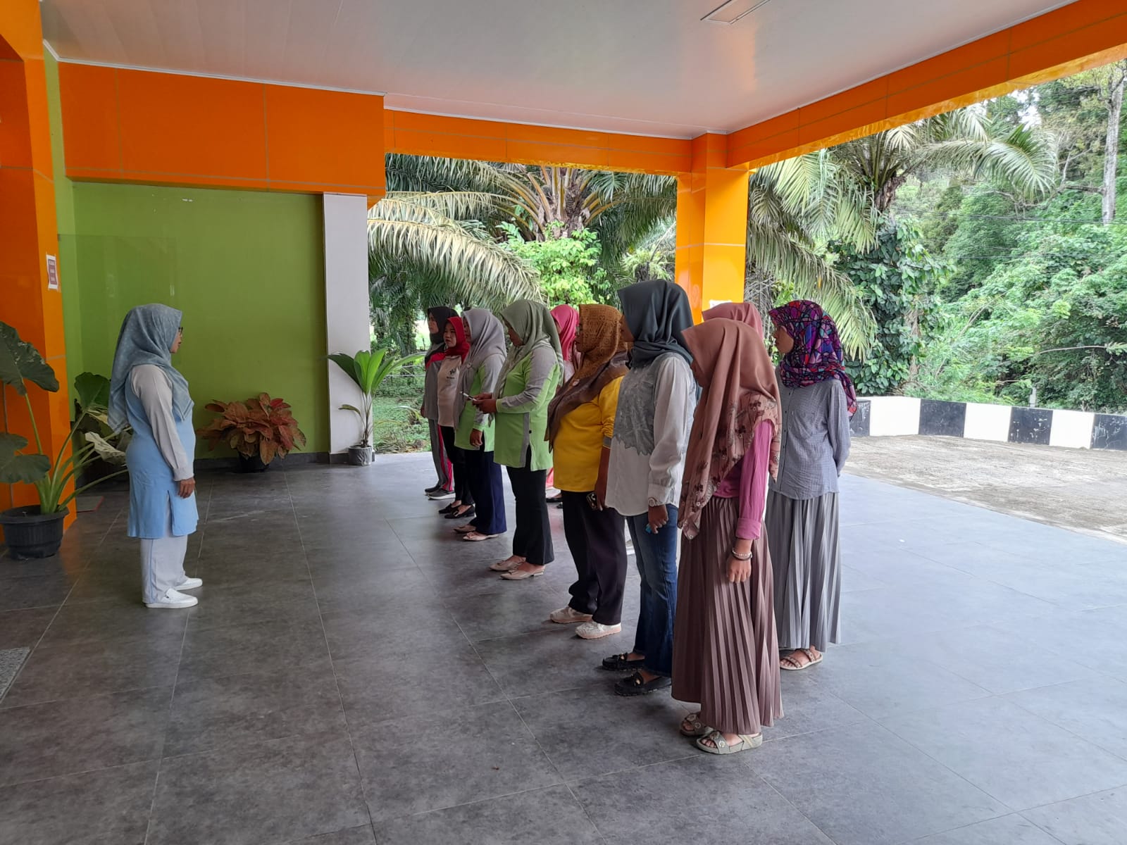 IMPORMASI SAAT APEL PAGI PUSK KY GDG,, SEBAGAI SARANA INFORMASI TERBARU TTG MTBS