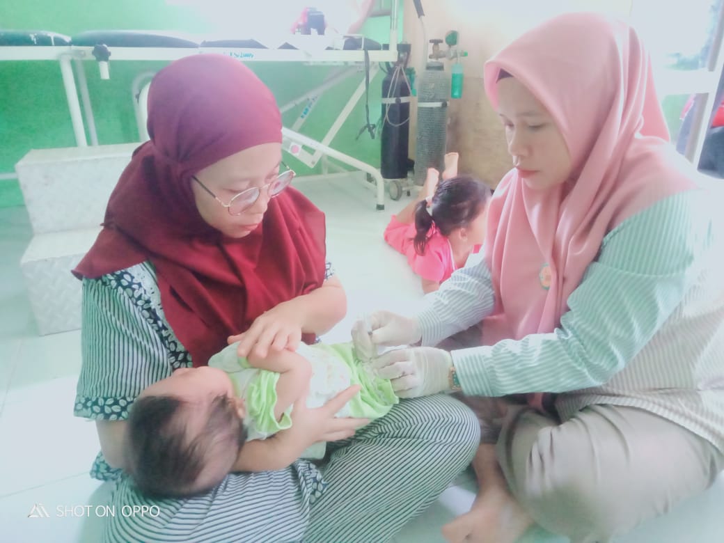 PUSKESMAS IV KOTO MUDIK JUMAT, 11 NOVEMBER 2022  PELAYANAN IMUNISASI DI POSYANDU MELATI IV NAGARI SU