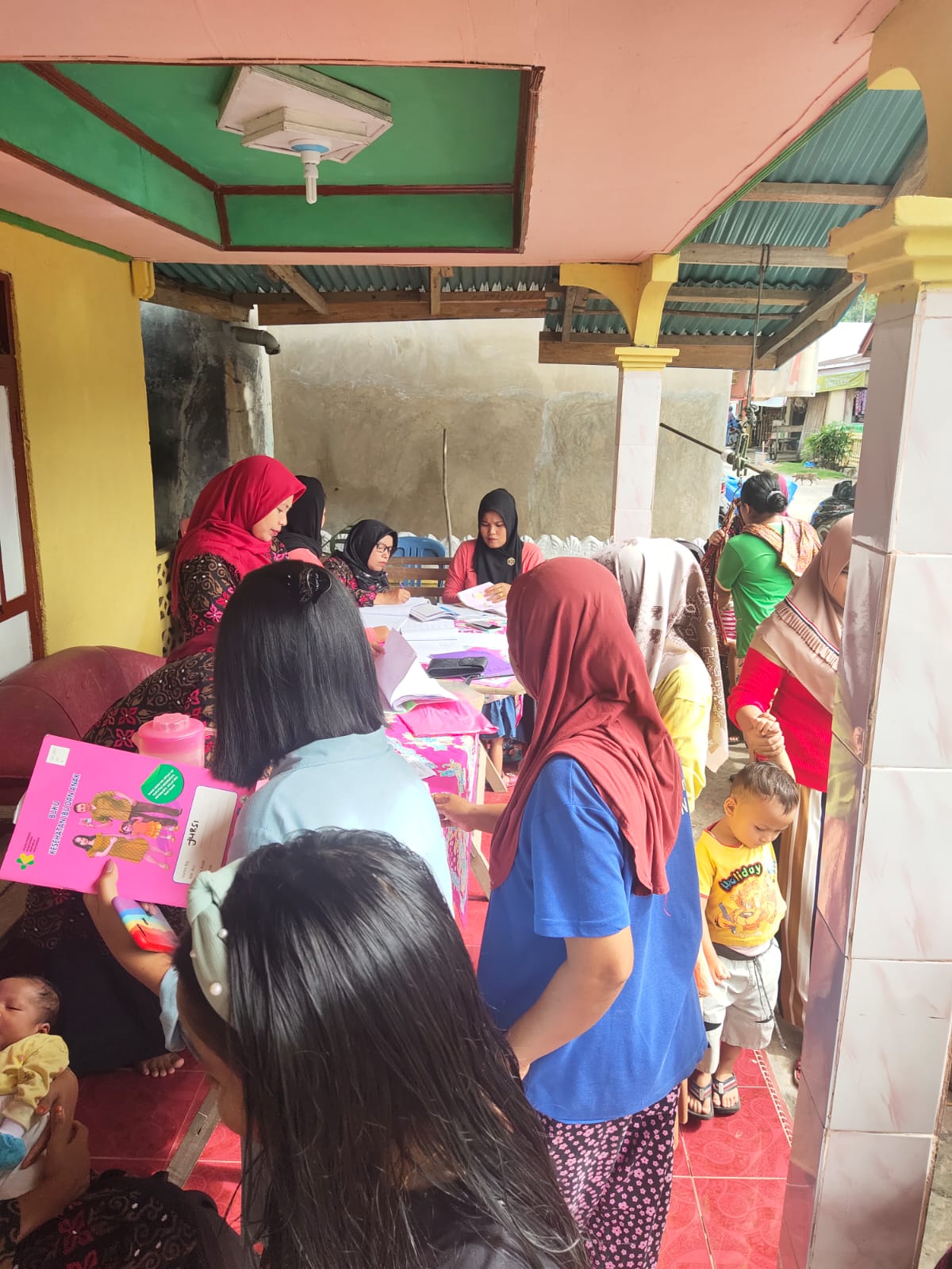 PUSKESMAS IV KOTO MUDIK KAMIS, 10 NOVEMBER 2022  PELAYANAN IMUNISASI DI POSYANDU FLAMBOYAN III NAGAR