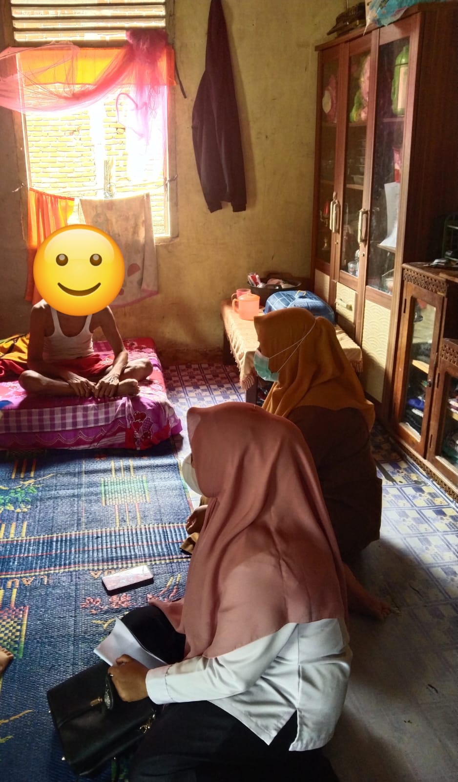 PETUGAS PUSKESMAS RAHUL MELAKUKAN PMO PASIEN TB, 