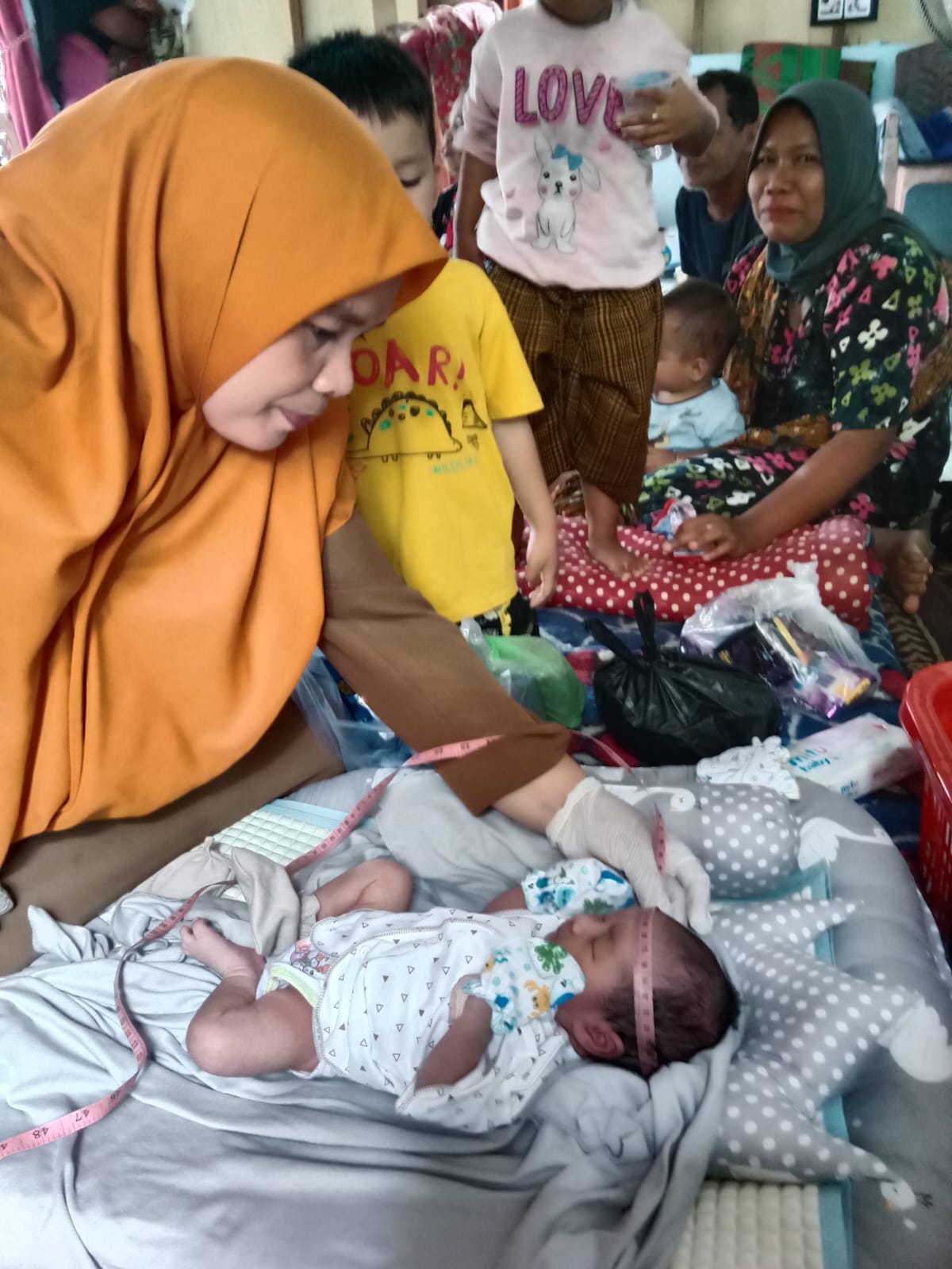 Kunjungan rumah neonatus.Daerah binaan Poskesri Muaro Gadang Timur.Puskesmas  Air Haji