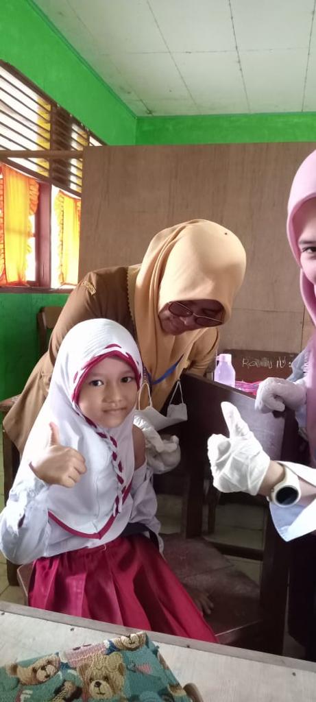PELAKSANAAN BULAN IMUNISASI ANAK SEKOLAH (BIAS) MIN 3 PESSEL AMPUAN PUSKESMAS LUMPO