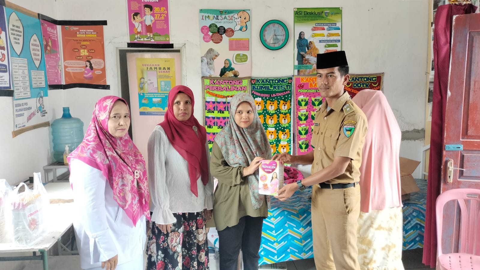 Pemantauan  Ibu Hamil yang berisiko dan ibu hamil  KEK  di Poskesri Air Haji Barat Puskesmas Air Haj