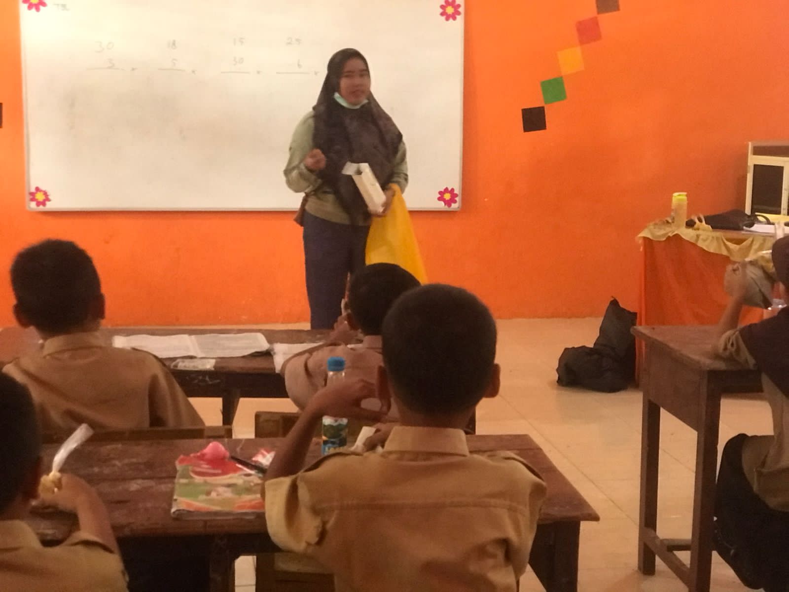 Distribusi Obat Cacing Pada Anak Sekolah Di kecamatan Ranah Ampek Hulu Tapan  Puskesmas Rahul,Senin,