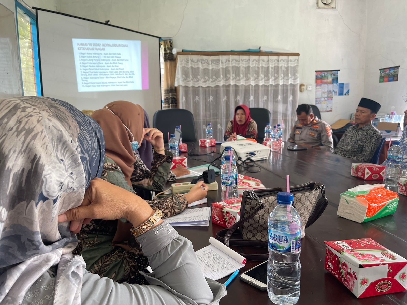 Puskesmas airpura menghadiri undangan lokakarya mini percepatan stunting di wilayah kec airpura