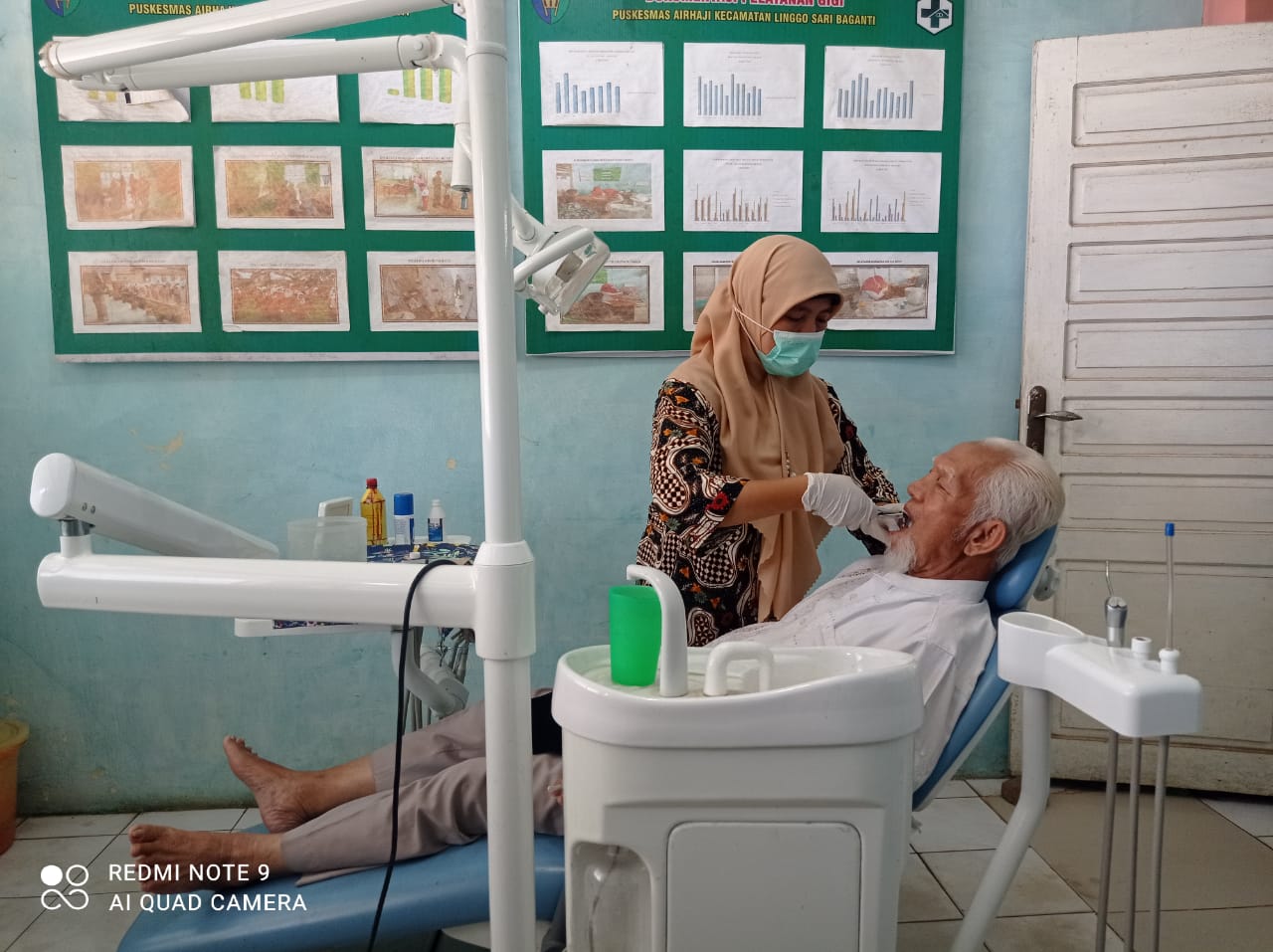 Pelayanan Pasien di Ruang Kesehatan Gigi dan Mulut Puskesmas Air Haji* Kamis, 24-11-2022