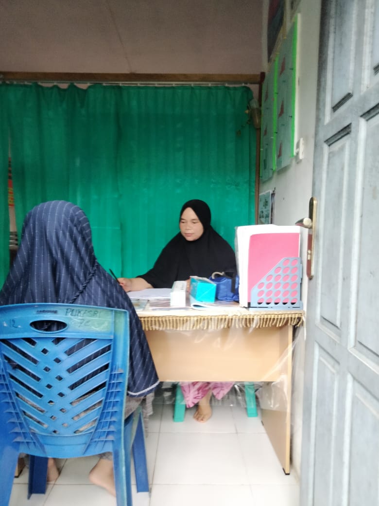 Puskesmas Air haji layani pasien di Poskesri Muaro Gadang Timur Nagari Muara Gadang Air Haji 24-11-2