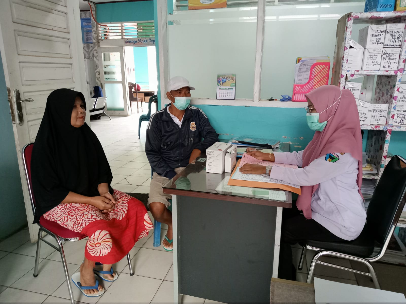Puskesmas air haji  Senin, tgl 28 -11-2022 Pelayanan di ruangan  TB paru.