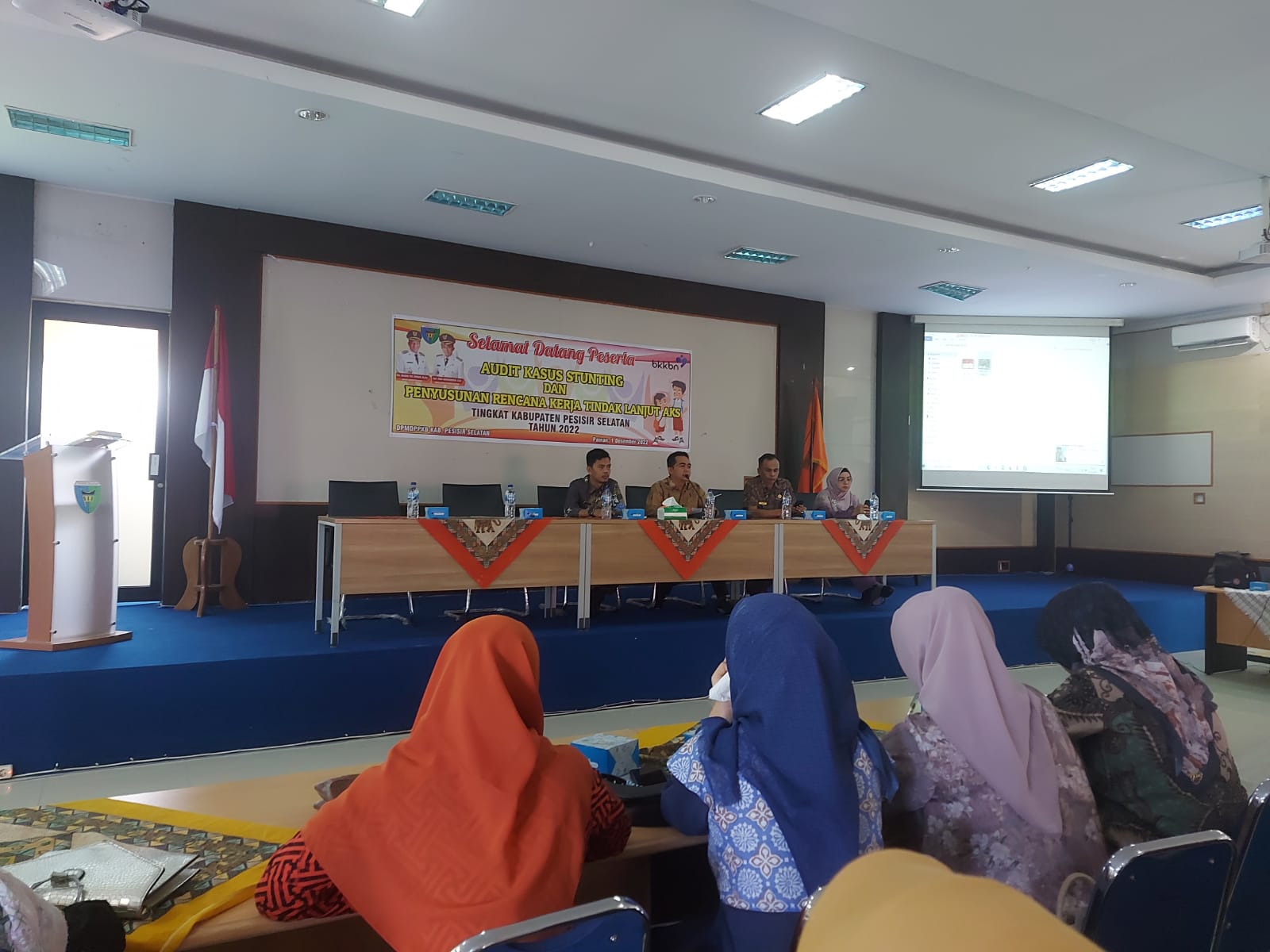 PUSKESMAS IV KOTO MUDIK Kamis, 1 Desember 2022 HADIRI  AUDIT KASUS STUNTING DI BAPEDA LIDBANG