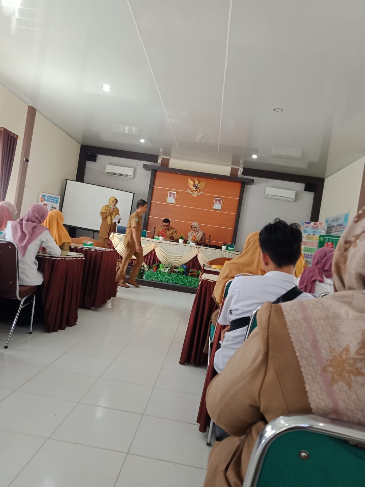 PUSKESMAS KAYU GADANG PERTEMUAN MONITORING DAN EVALUASI KEGIATAN PELAYANAN KESEHATAN DI TINGKAT FISI
