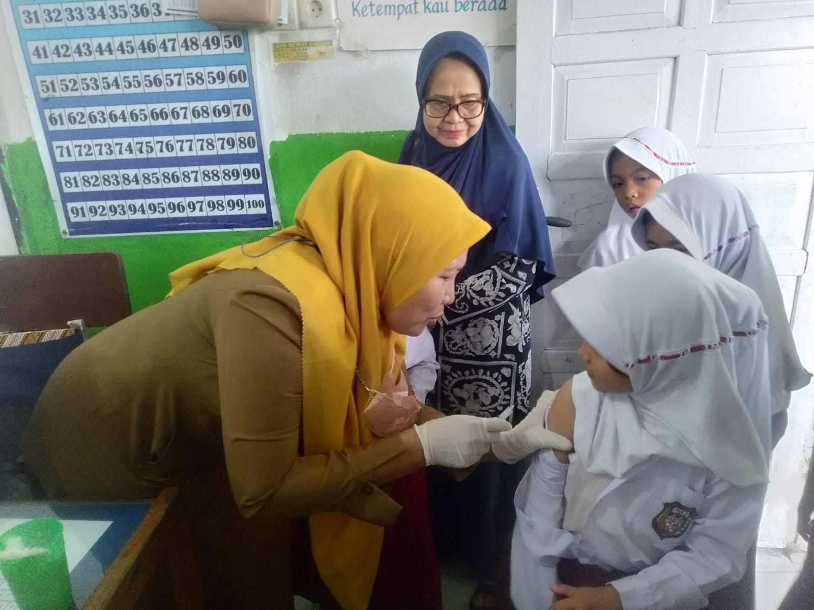 Pelaksanaan BIAS ( Bulan Imunisasi Anak Sekolah ) DT TD diwilayah Kerja Puskesmas Salido