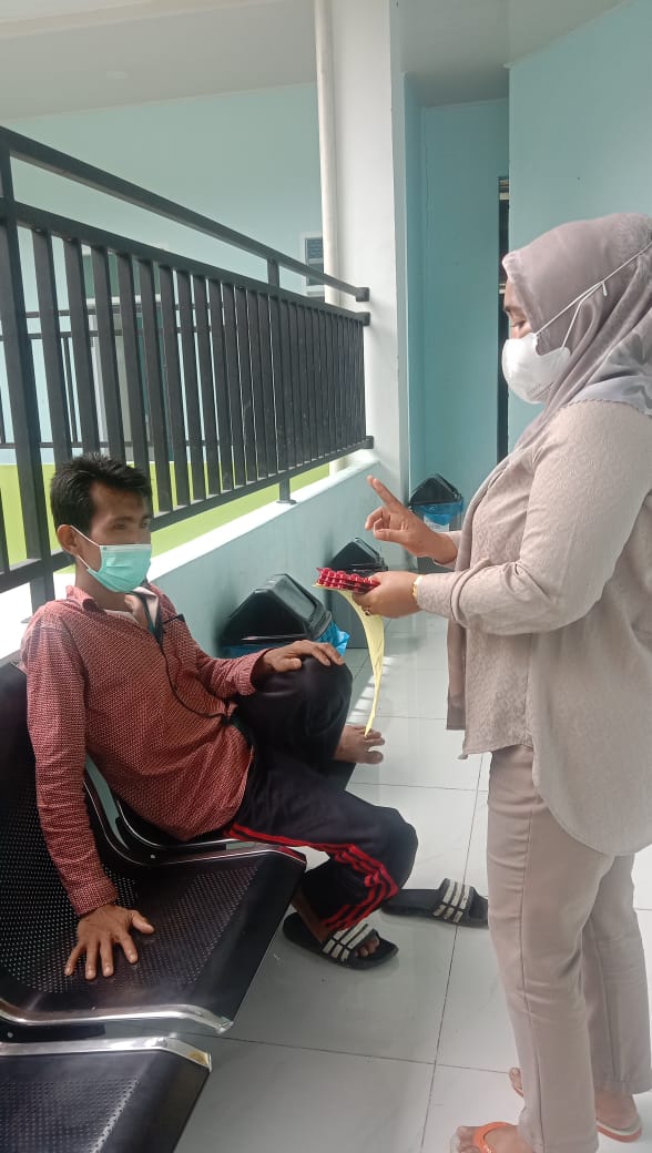 Pemberian Obat Tuberkulosis (TBC)  Kepada Pasien Tuberkulosis (TBC)*  Puskesmas Kayu Gadang 15 Desem