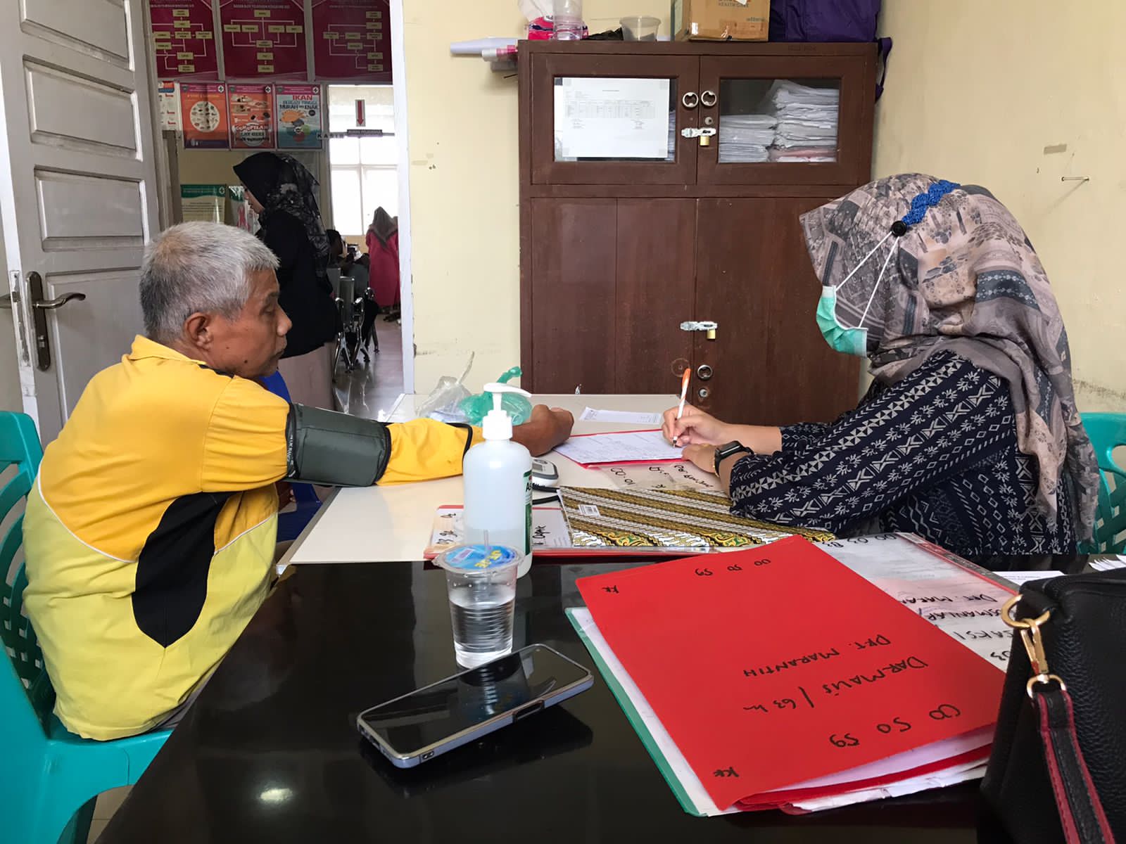 PUSKESMAS KAMBANG Sabtu, 17 Desember 2022  Pelayanan Poli Lansia di UPT Puskesmas Kambang. 